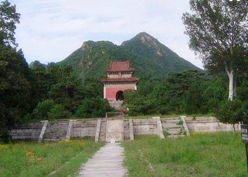 八字中有刑害看阴阳宅