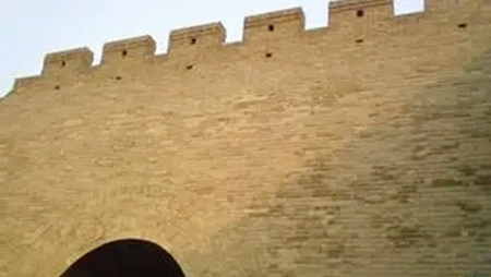 壁上土命女孩命运如何？