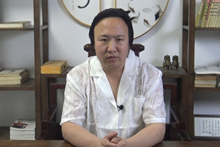 “坟后有坑绝人丁，白虎垂头少男愁”是什么意思呢？