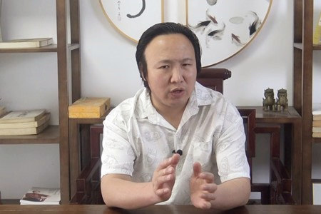 沙发摆放青龙位还是白虎？