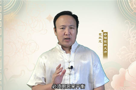 任何人在你面前夸别人，就是在否定你