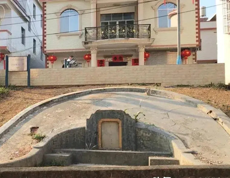 住宅前面有坟墓好不好