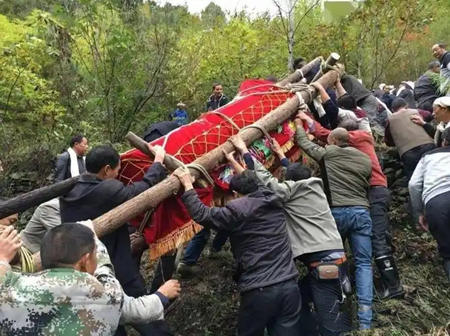 迁坟下葬有什么讲究