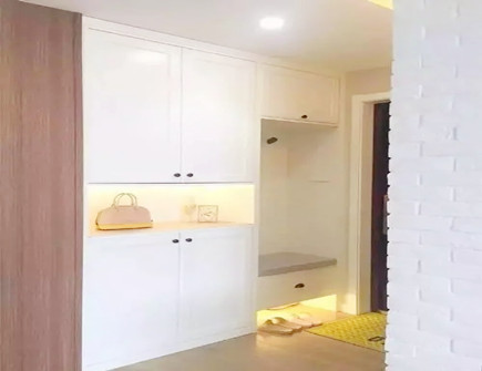 进门右手边是鞋柜好吗